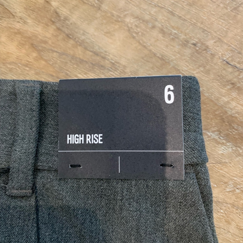 Express Editor High Rise Shorts - Picture 4 of 6